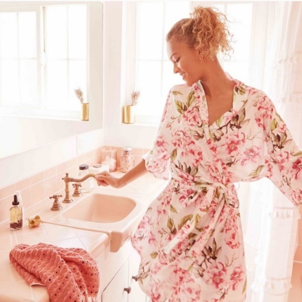 Show me your MuMu Brie robe. OS